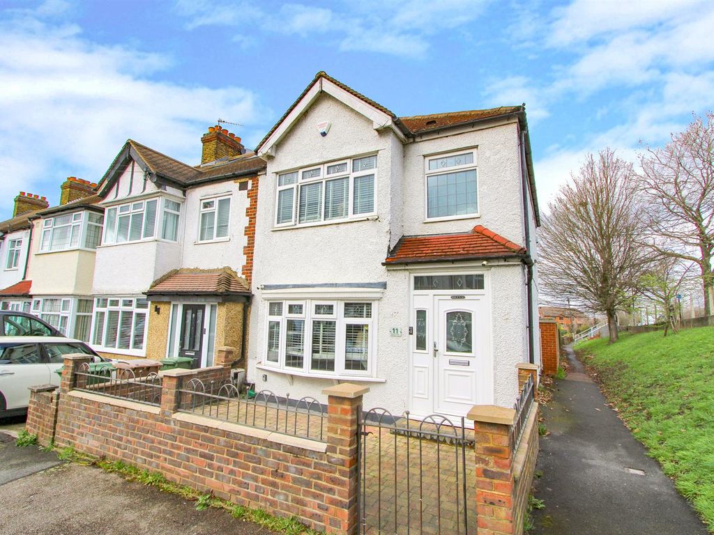 3 bed end terrace house for sale in Matlock Place, Cheam, Sutton SM3