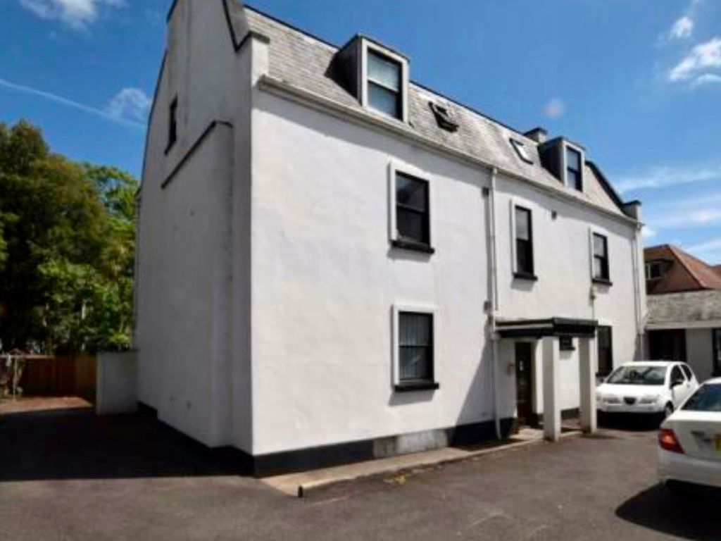 2 bed flat for sale in Oldenburg Park, Paignton TQ3, £140,000 Zoopla