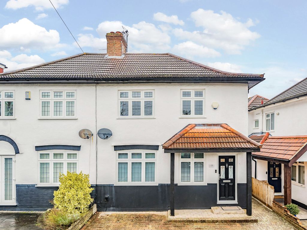 4 bed semidetached house for sale in Crescent Drive, Petts Wood