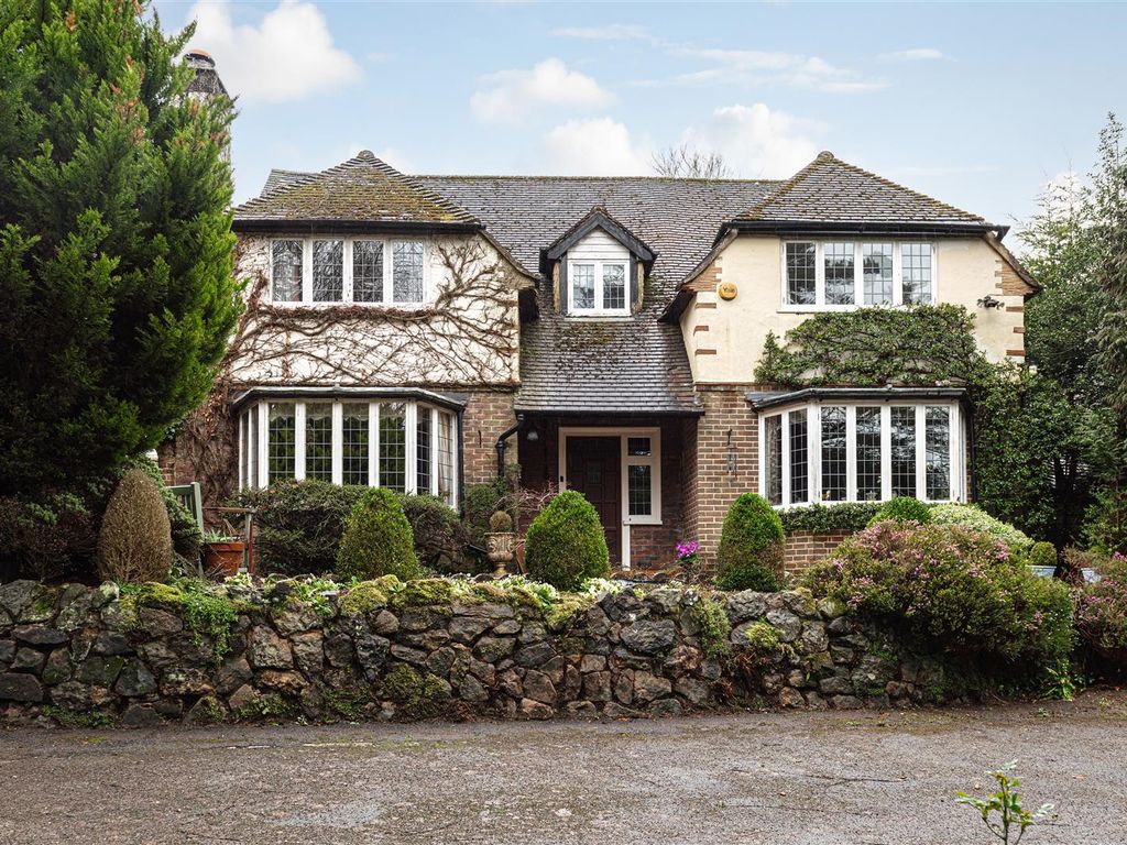 4 bed property for sale in London Road North, Merstham, Redhill RH1