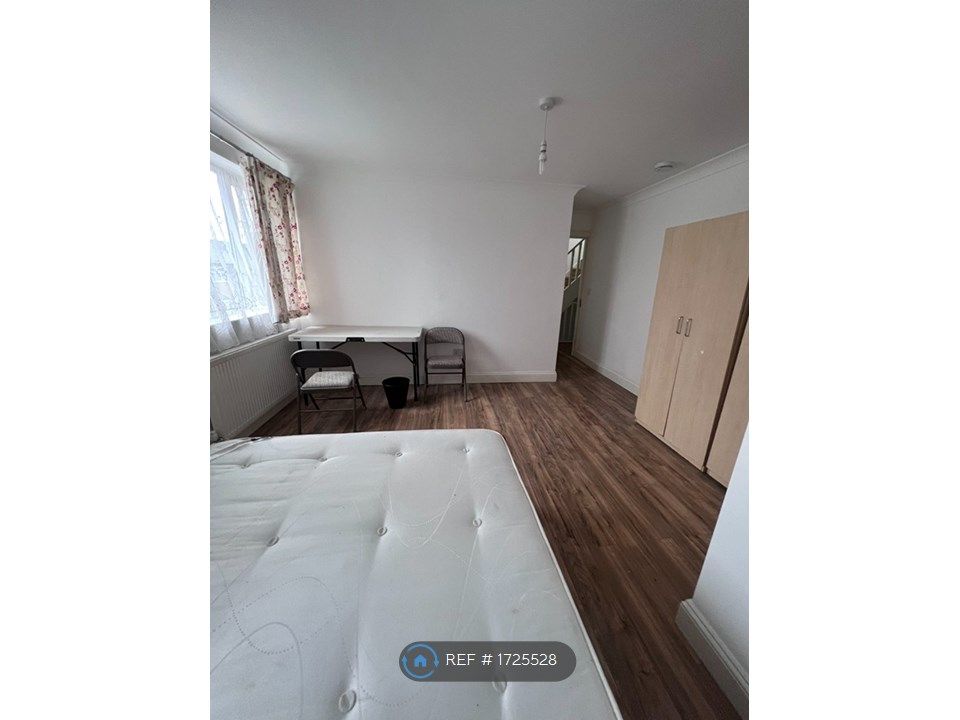 Room to rent in Cheltenham Road, London E10 Zoopla