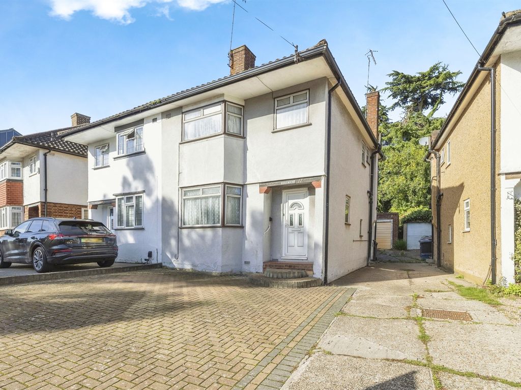 3 bed semidetached house for sale in Melbourne Road, Bushey WD23, £