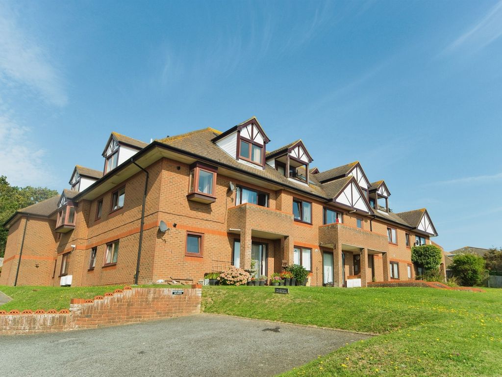2 bed flat for sale in De La Warr Road, BexhillOnSea TN40, £225,000 Zoopla