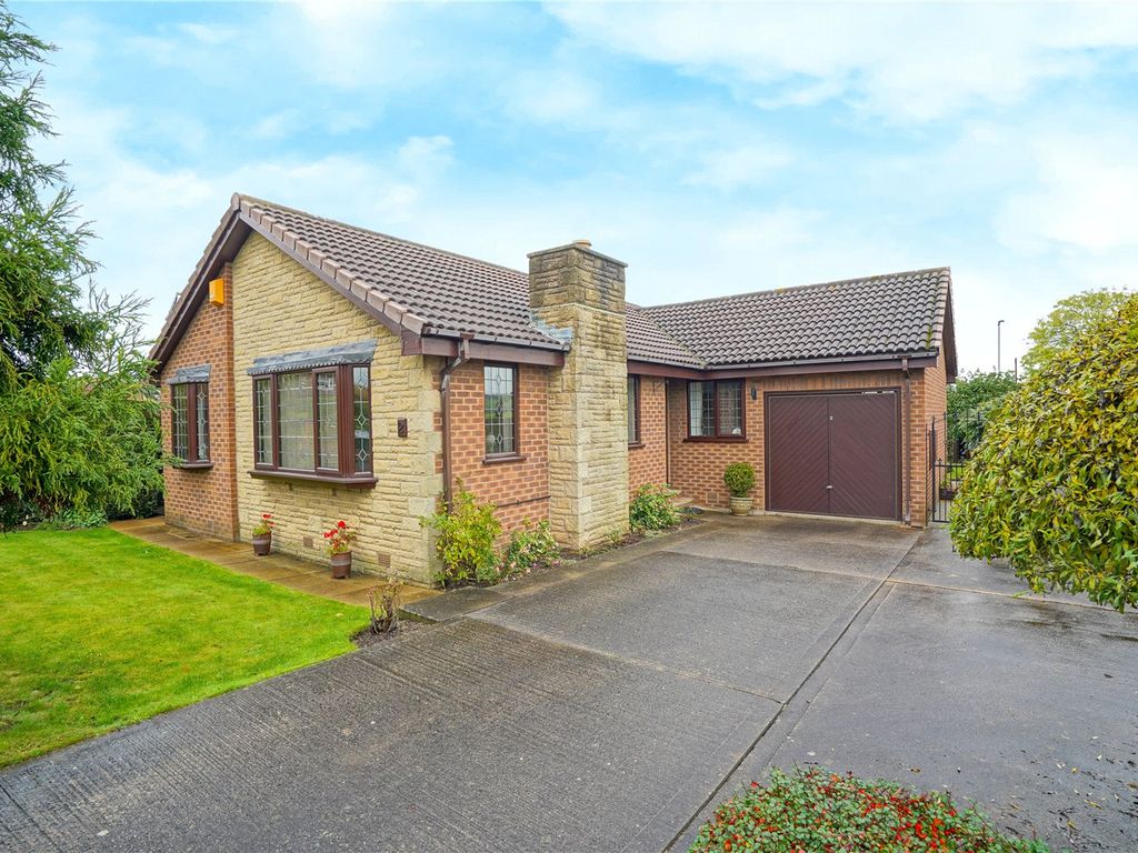 3 bed bungalow for sale in Moorhouse Close, Whiston, Rotherham S60, £
