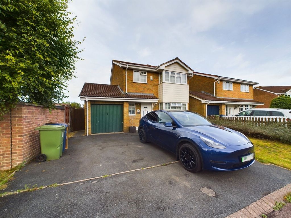 4 bed detached house for sale in Hanover Way, Churchdown, Gloucester