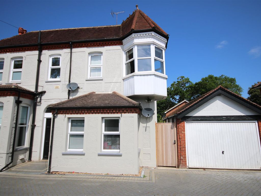 2 bed flat for sale in Wood Lane, Ashtead KT21 Zoopla
