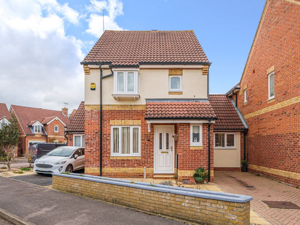 3 bed linkdetached house for sale in Davis Road, Weybridge KT13 Zoopla