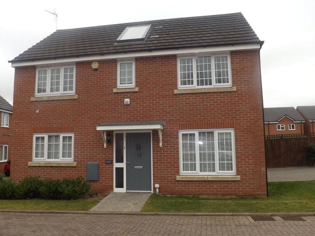 3 bed detached house for sale in Reliant Close, Castle Bromwich