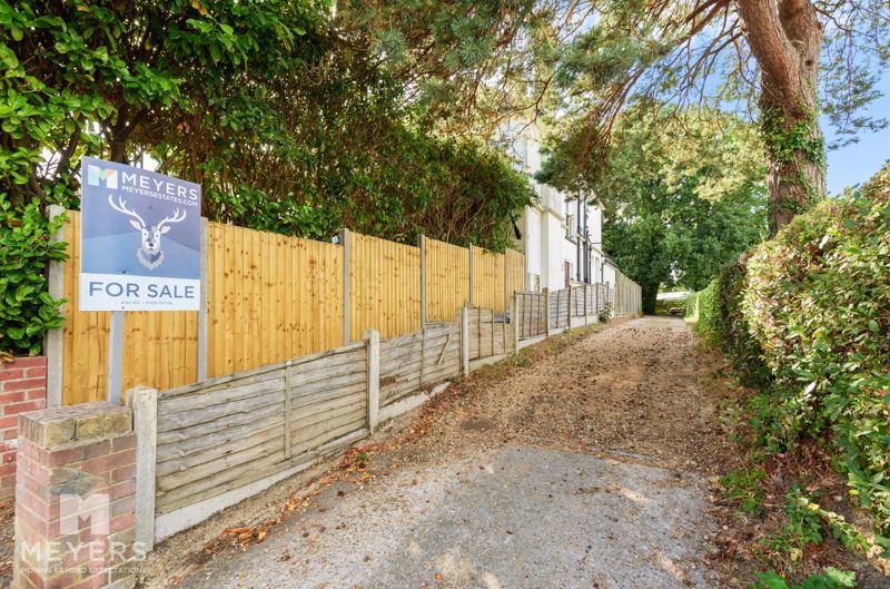 2 bed flat for sale in Kings Avenue, Lower Parkstone BH14 Zoopla