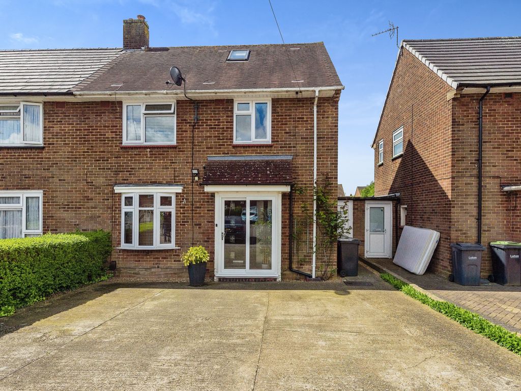 3 bed semidetached house for sale in Red Rails, Luton LU1 Zoopla