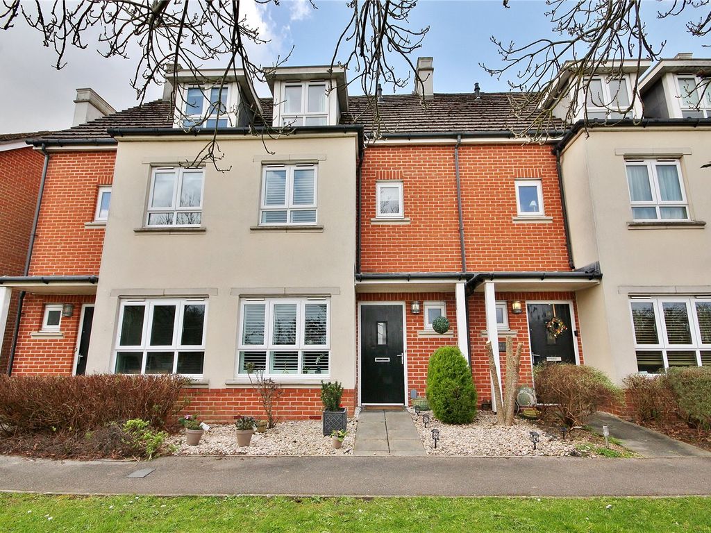 3 bed town house for sale in Henage Lane, Woking, Surrey GU22 Zoopla