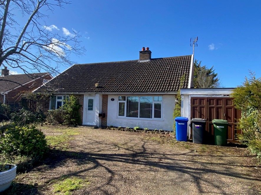 3 bed detached bungalow for sale in 104 Ellough Road, Beccles, Suffolk