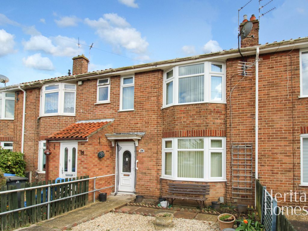 3 bed terraced house for sale in Bixley Close, Norwich NR5, £200,000