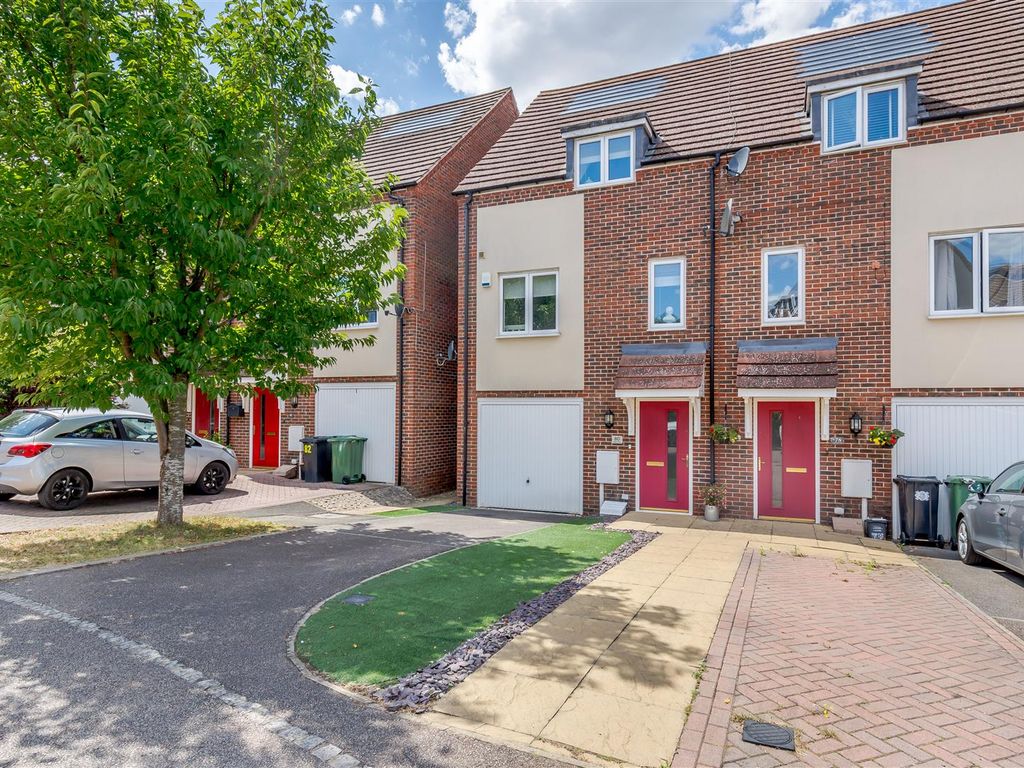 3 bed town house for sale in Melrose Close, Maidstone ME15 Zoopla