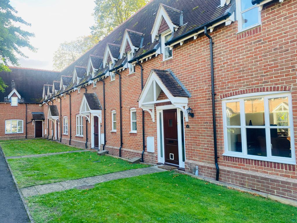 3 bed end terrace house for sale in Lady Place, Sutton Courtenay