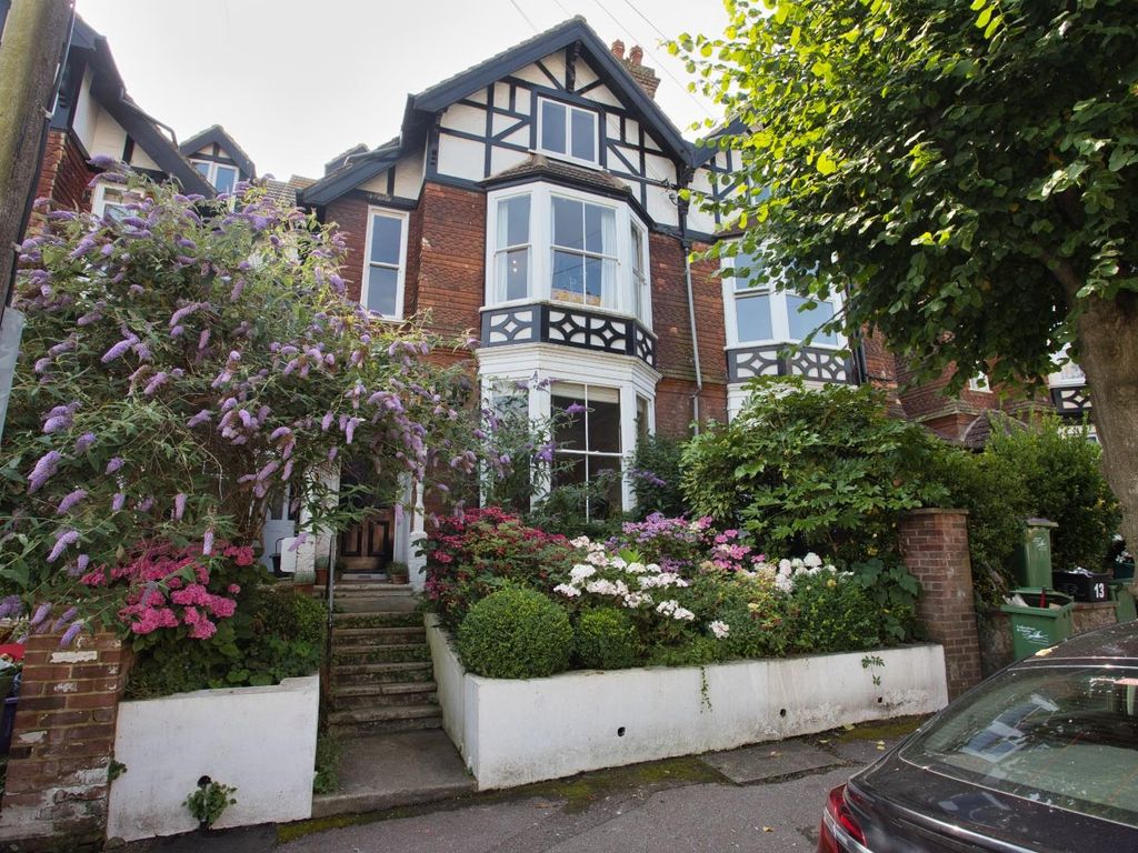 5 bed semidetached house for sale in Millfield, Folkestone CT20 Zoopla