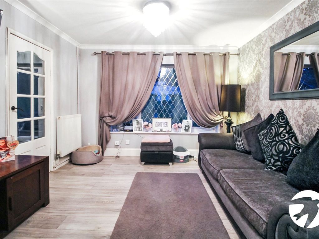 3 bed terraced house for sale in Beacon Road, Chatham, Kent ME5 Zoopla