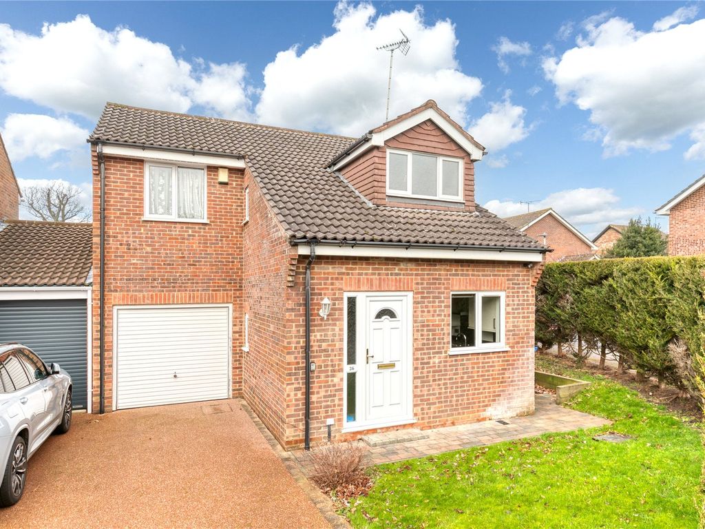 3 bed linkdetached house for sale in Setley Way, Martins Heron