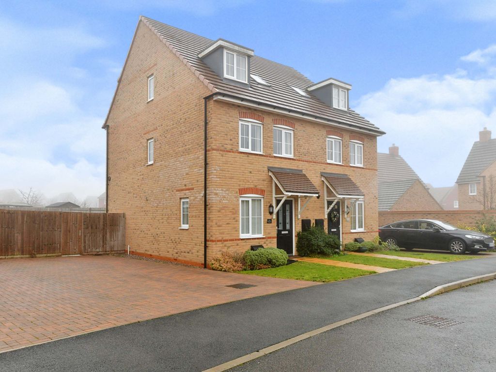 3 bed semidetached house for sale in Elder Drive, Brixworth