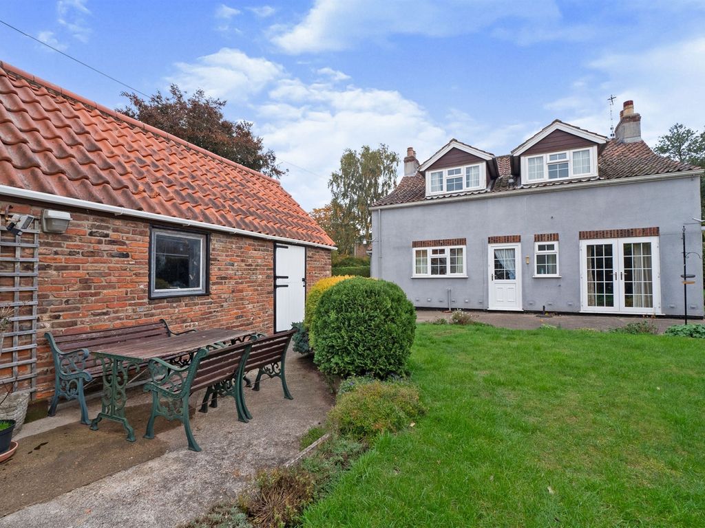 3 bed detached house for sale in Highgate, Cherry Burton, Beverley HU17