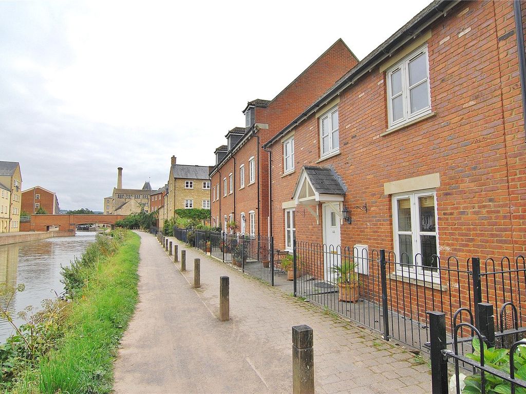 4 bed detached house to rent in Bridge Mead, Ebley, Stroud