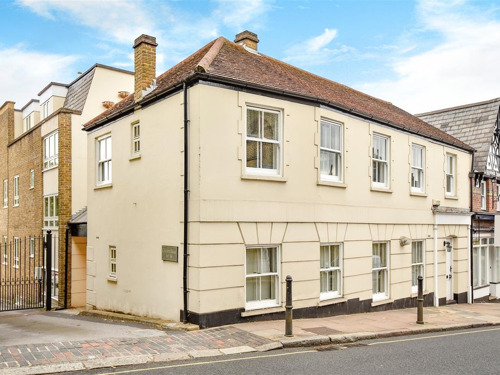 3 bed flat to rent in Chiltern House, High Street, Harrow On The Hill