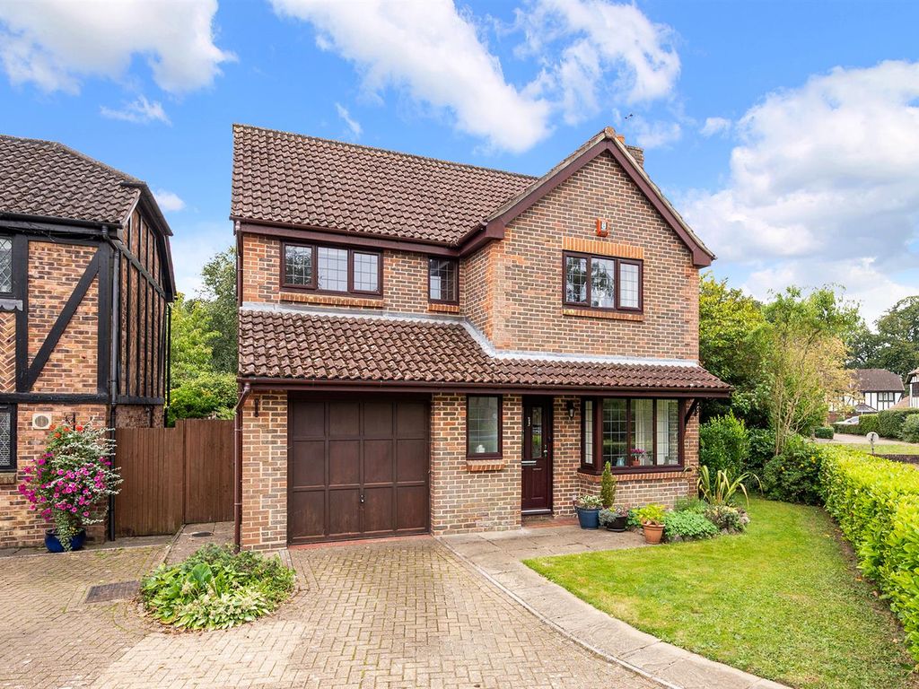 4 bed detached house for sale in Delves, Tadworth KT20, £699,950 Zoopla