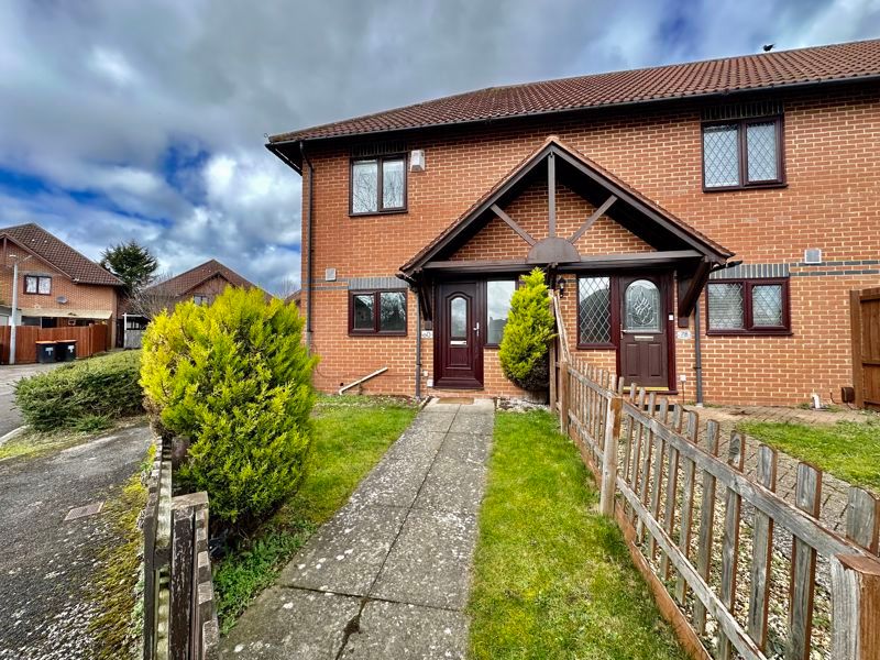 2 bed end terrace house for sale in Loring Road, Dunstable LU6 Zoopla