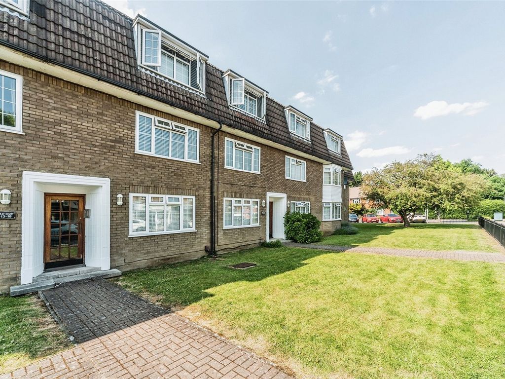 2 bed flat for sale in North Parade, Chessington KT9 Zoopla