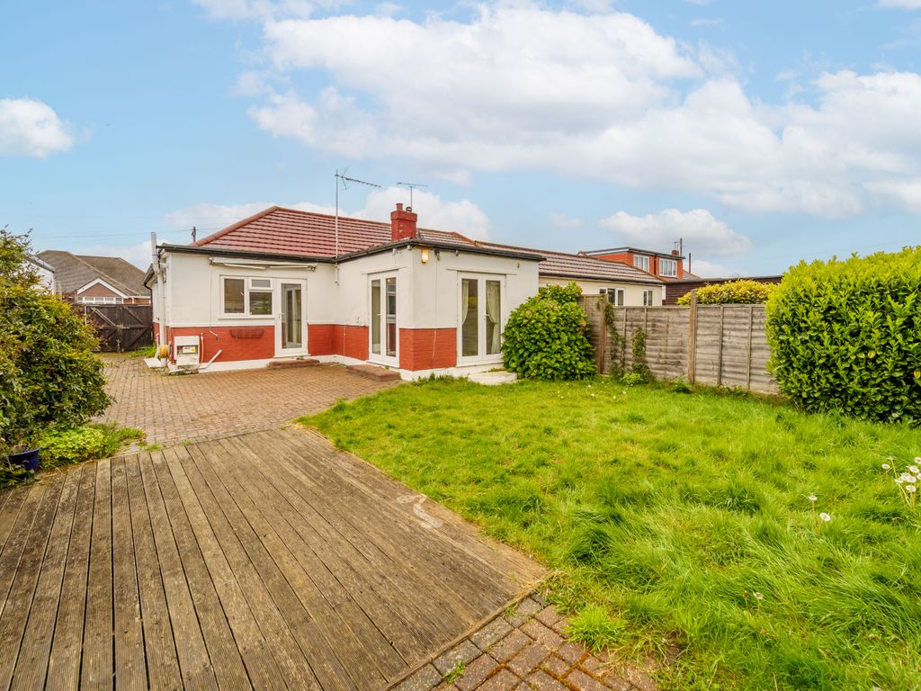 2 bed semidetached bungalow for sale in Kingsway, Stanwell, Staines