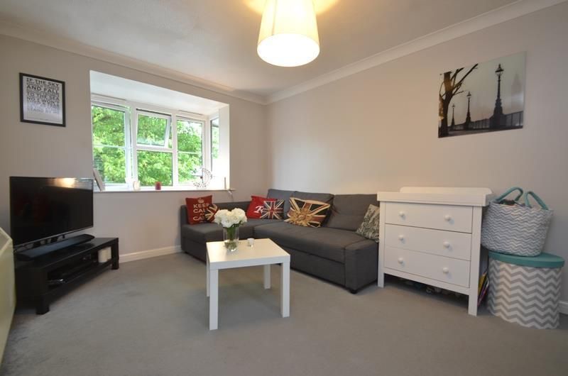 1 bed flat to rent in Great Central Avenue, Ruislip, Middlesex HA4 Zoopla