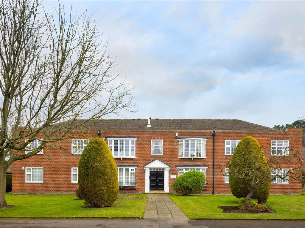 3 bed flat for sale in Sandmoor Chase, Alwoodley, Leeds LS17 Zoopla