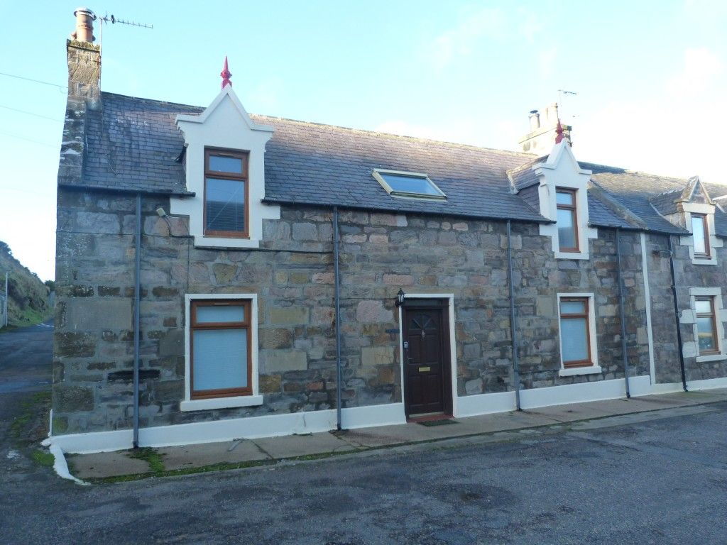 3 bed semidetached house to rent in Craigenroan Place, Buckie AB56, £