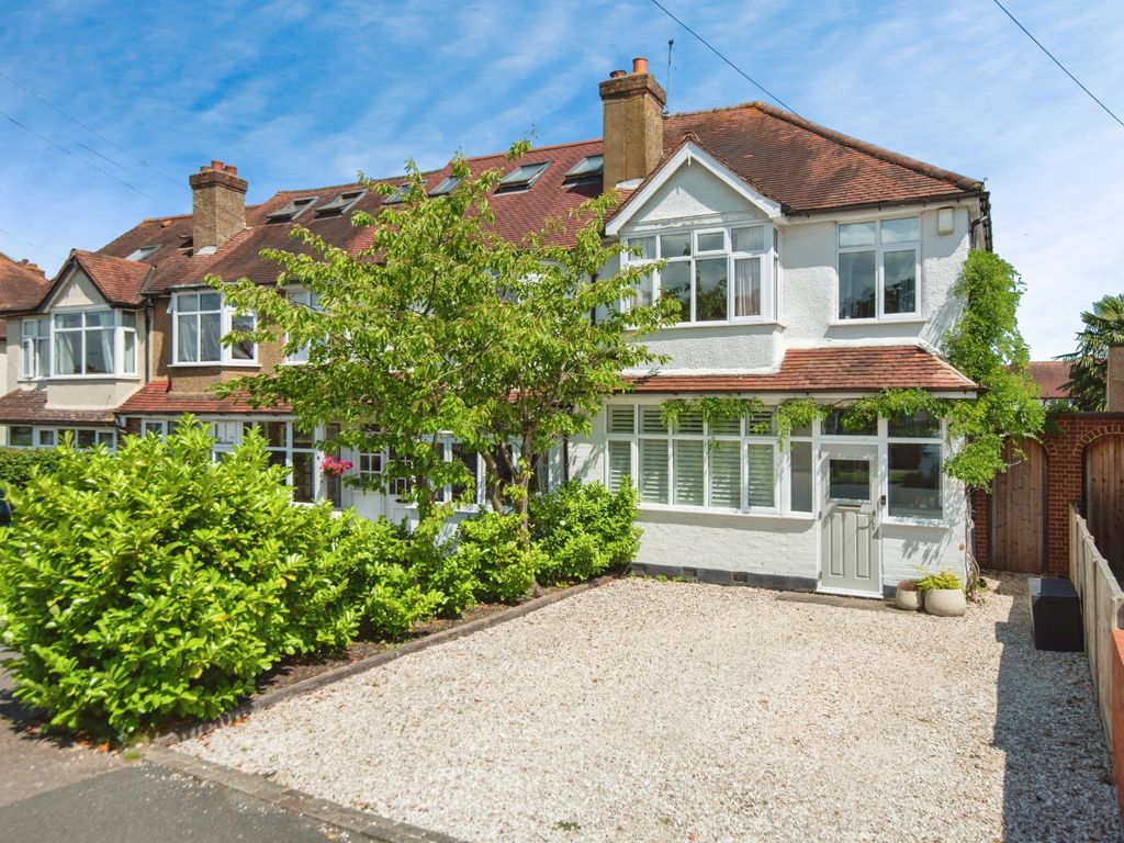3 bed end terrace house for sale in Stoneleigh Avenue, Worcester Park