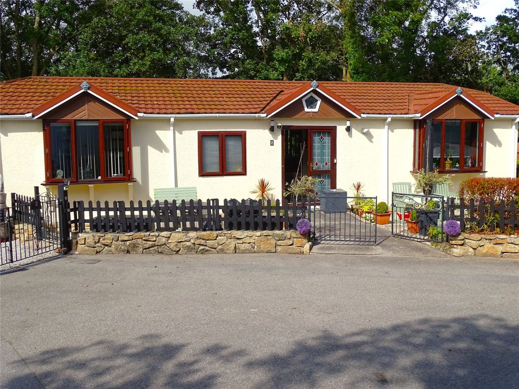 2 bed mobile/park home for sale in Mawgan, Helston, Cornwall TR12, £