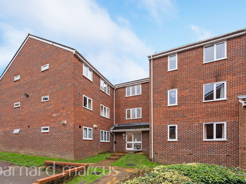 1 bed flat for sale in Percy Gardens, Old Malden, Worcester Park KT4, £