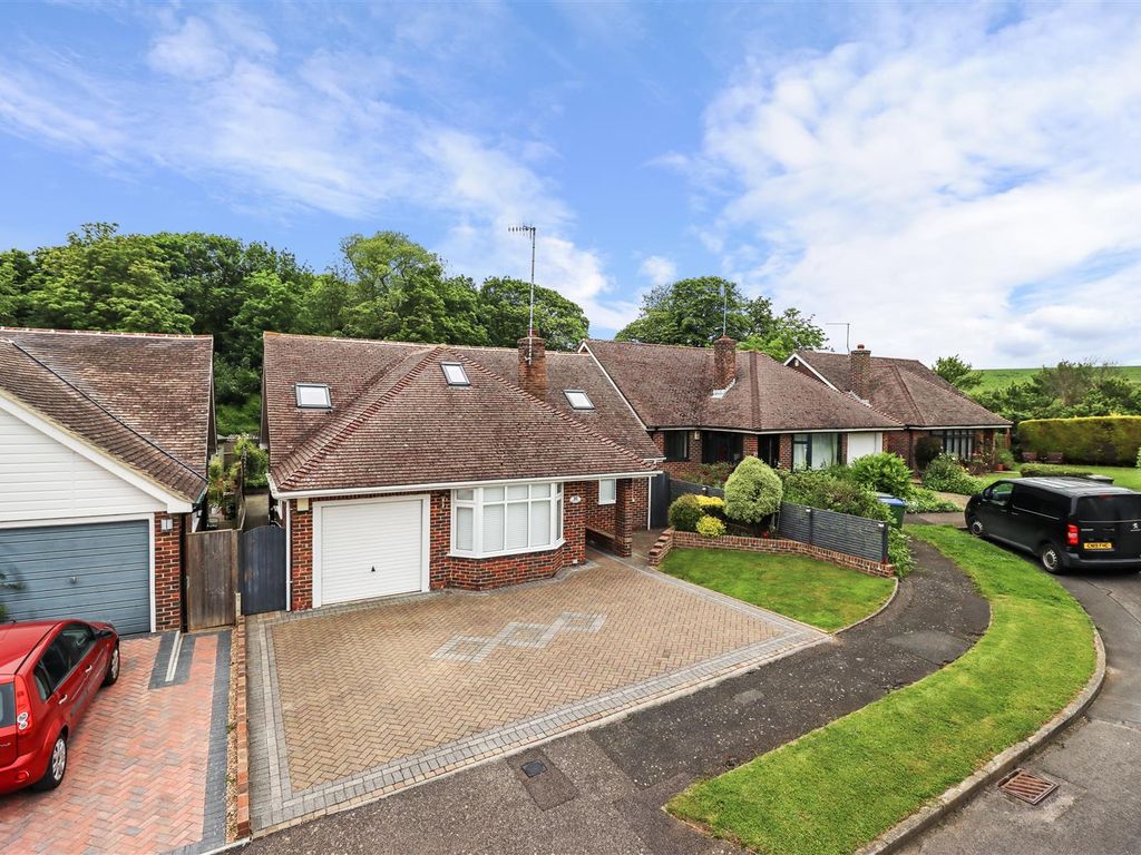 4 bed detached bungalow for sale in Alfriston Park, Seaford BN25, £