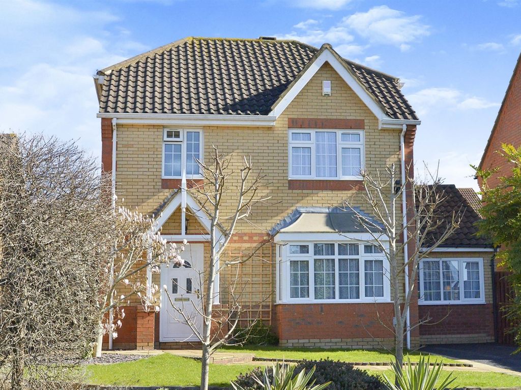 4 bed detached house for sale in Walkhampton Avenue, Bradwell Common