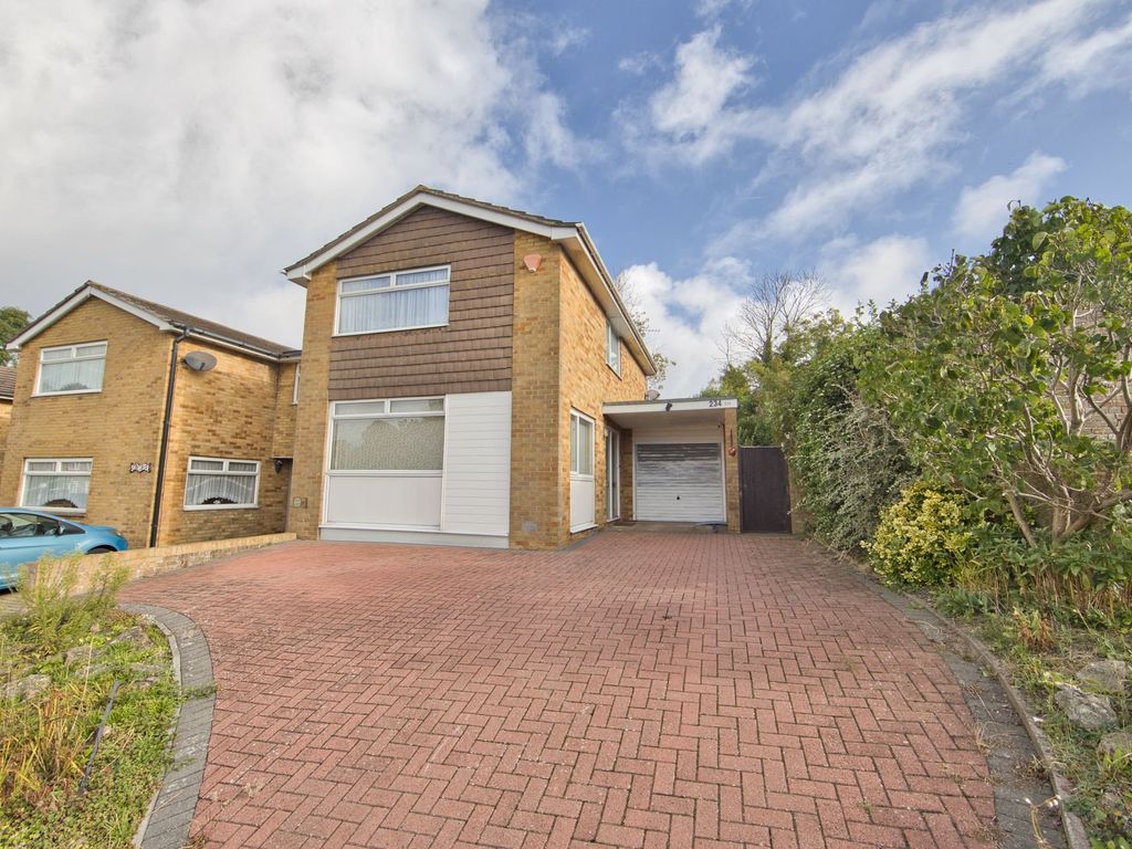 3 bed detached house for sale in Shorncliffe Road, Folkestone CT20, £