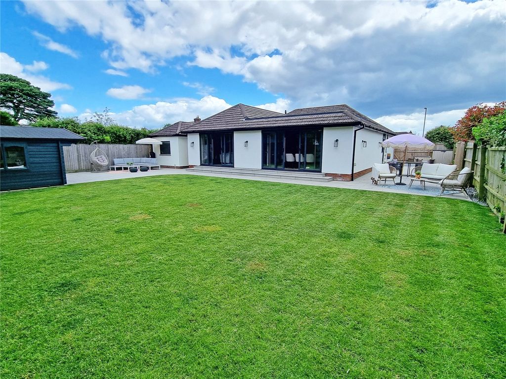 3 bed bungalow for sale in Lymington Road, New Milton, Hampshire BH25