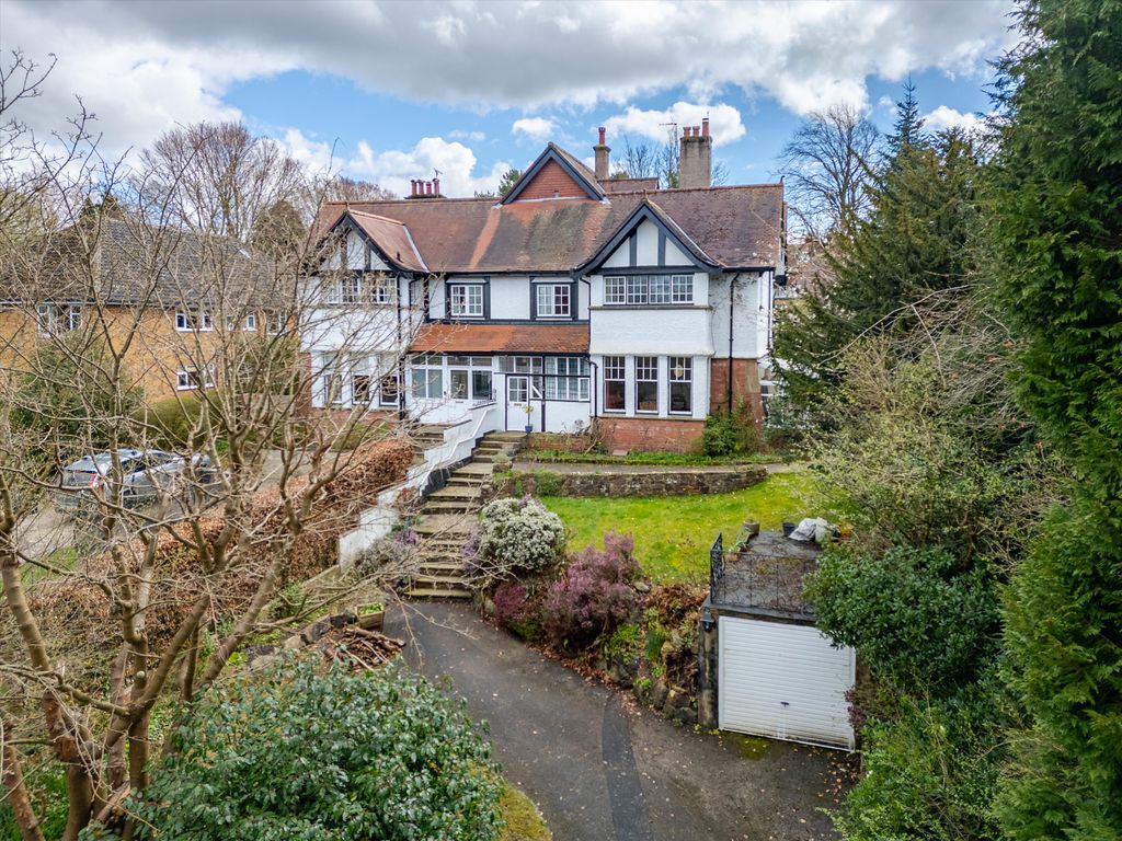 5 bed semidetached house for sale in Kent Road, Harrogate, North