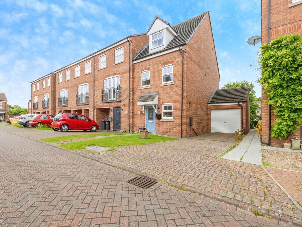 3 bed town house for sale in Mercury Close, North Hykeham, Lincoln LN6