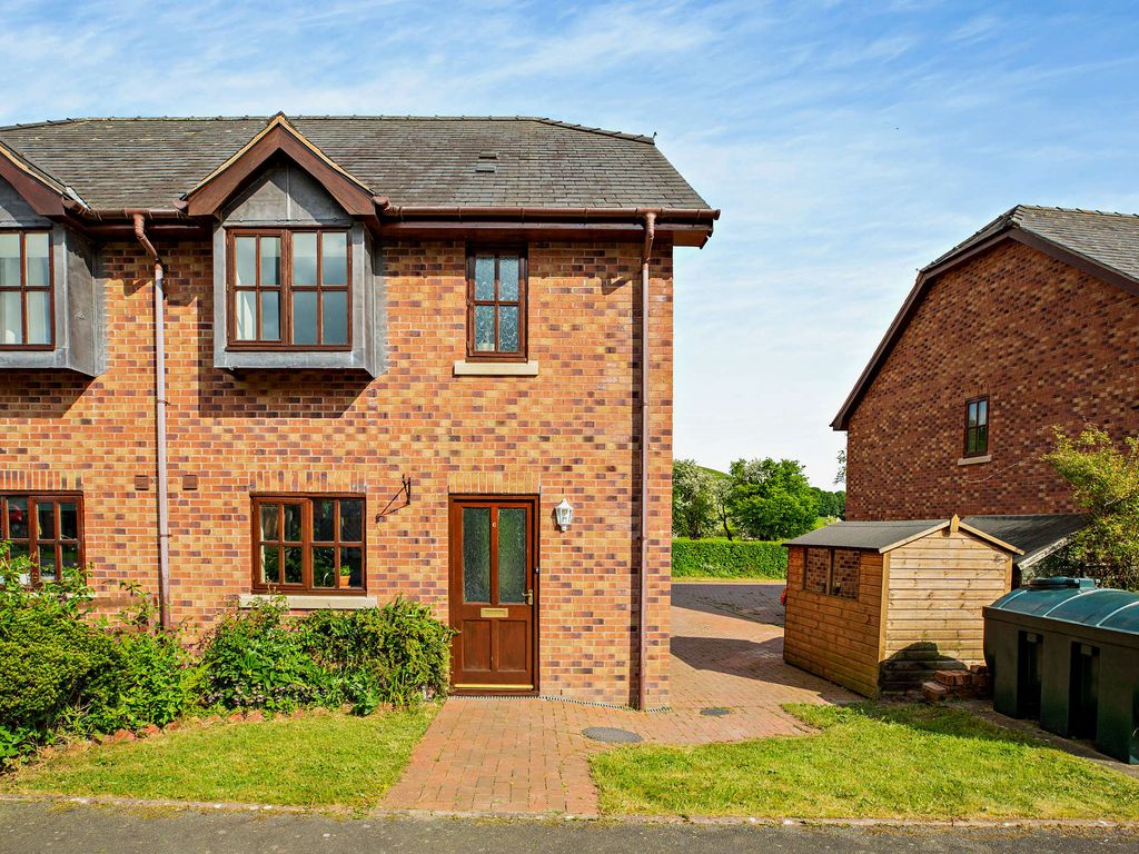 3 bed semidetached house for sale in Llys Melyn, Tregynon, Newtown