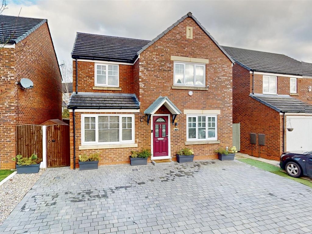 4 bed detached house for sale in Broadway, Urmston, Manchester M41, £