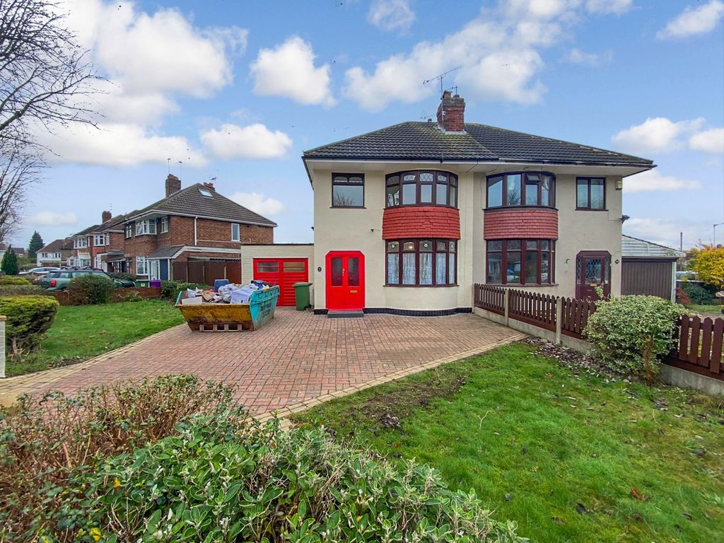 3 bed semidetached house to rent in Romsey Road, Wolverhampton WV10