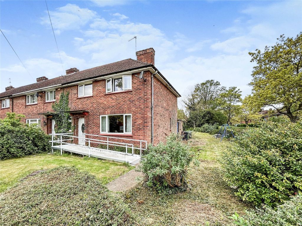 3 bed end terrace house for sale in Green Leys, St. Ives