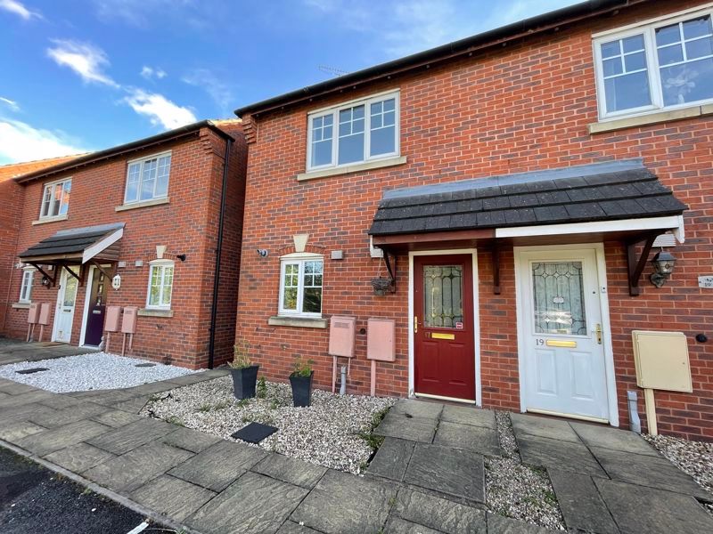 2 bed semidetached house to rent in Knowles View, Swadlincote DE11