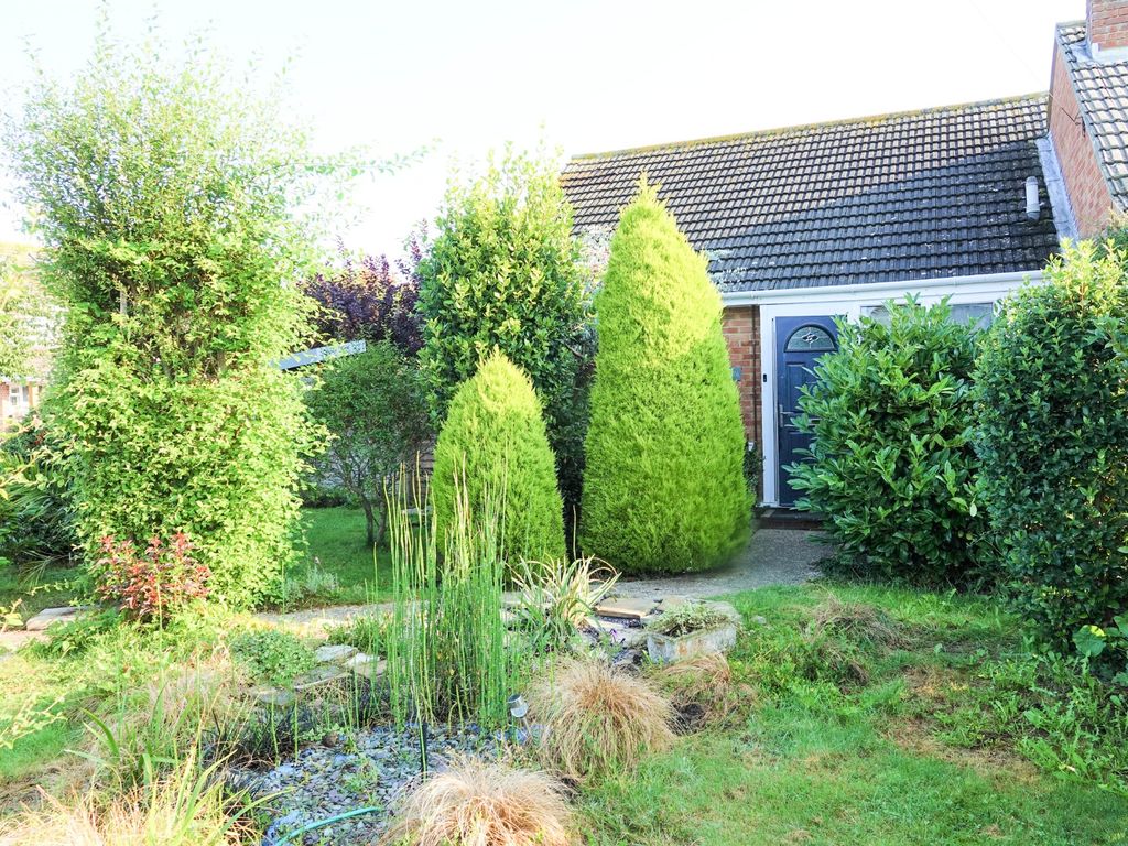 1 bed bungalow for sale in Nyetimber Lane, Bognor Regis PO21, £260,000