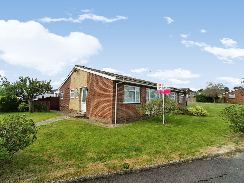 2 bed semidetached bungalow for sale in Harmers Hay Road, Hailsham