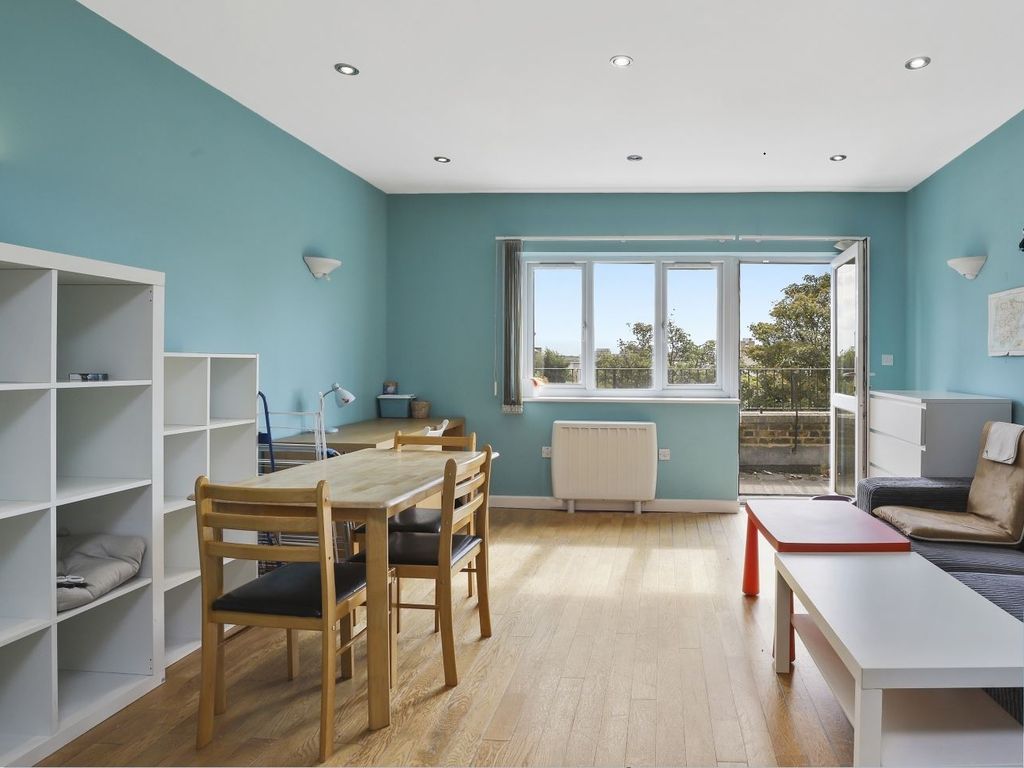 2 bed flat to rent in Hackney Road, Hackney E2, £2,250 pcm Zoopla